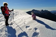 36 ...in controluce sulla cresta innevata per Cima Grem